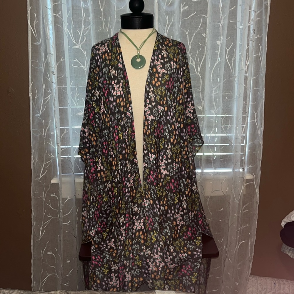 American Eagle One Size Floral Cardigan Mid-Arm Sleeve Flowy